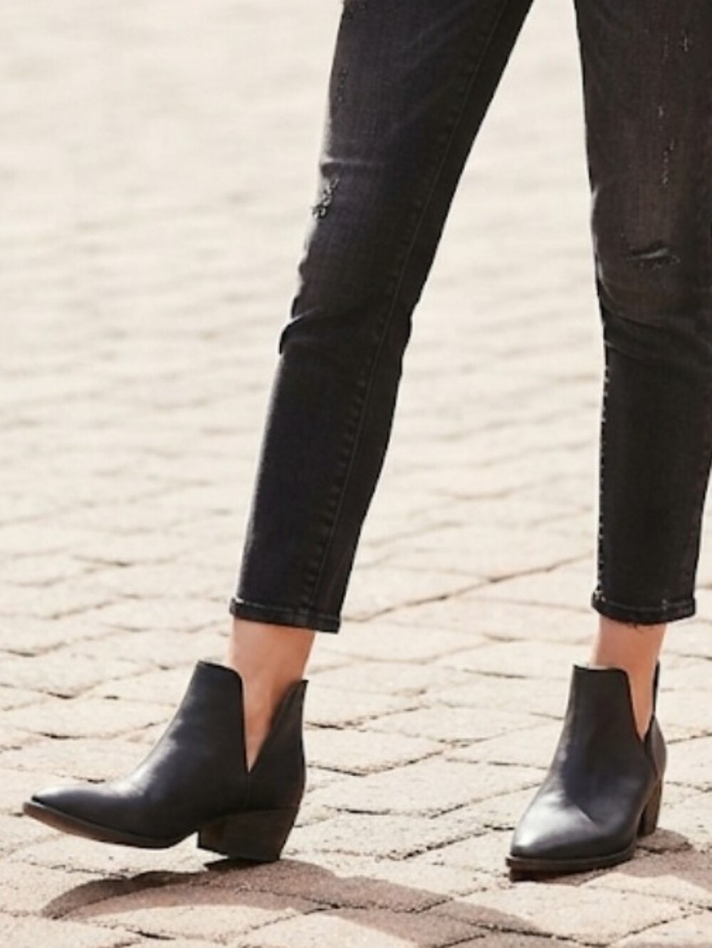 ✨ Free People "Charm" Double V Leather Ankle Boots ✨ SZ 38 GUC